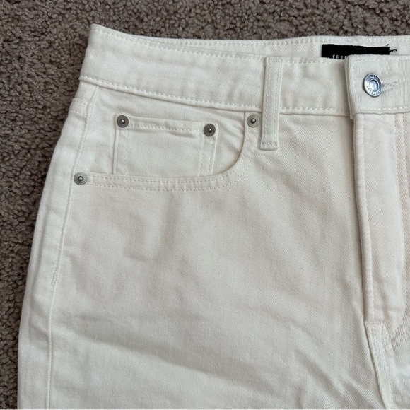 Free Assembly Shorts Womens Size 8 High Waist Rolled Up Hem - Picture 7 of 9